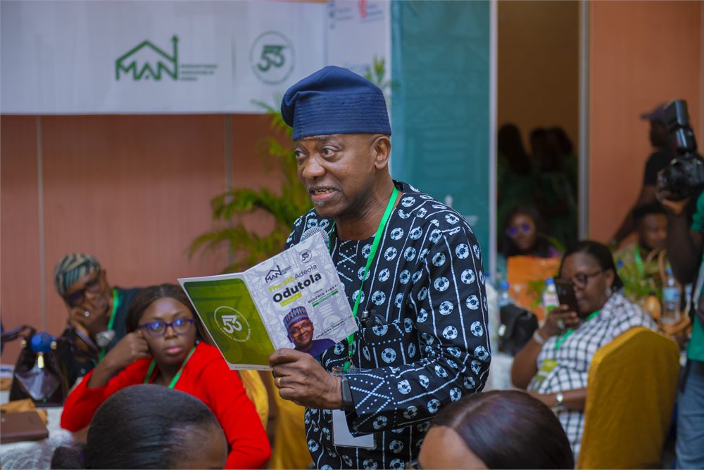 MAN AGM exhibition moment